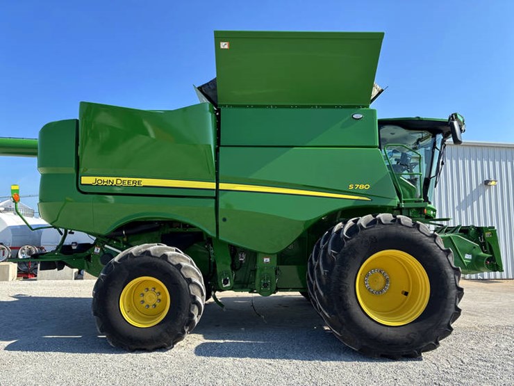 2024-john-deere-s780-image-3