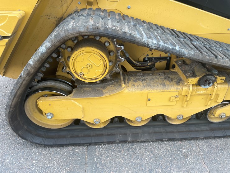 2019-caterpillar-259d3-image-18