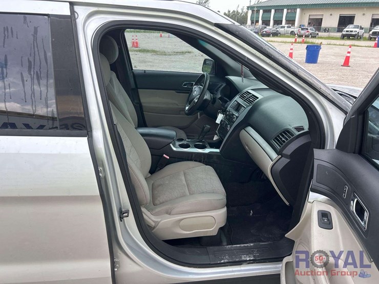 2013-ford-explorer-image-27