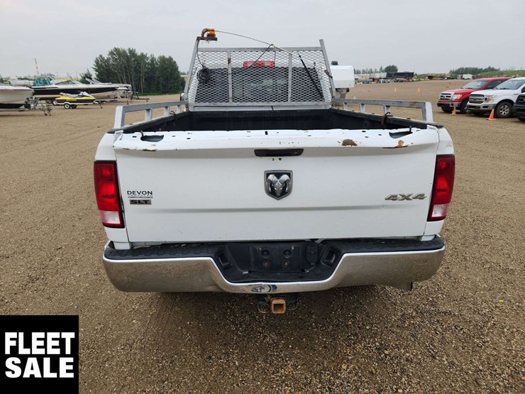 2015-ram-3500-slt-image-16
