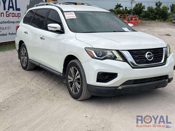 2017-nissan-pathfinder-image-2