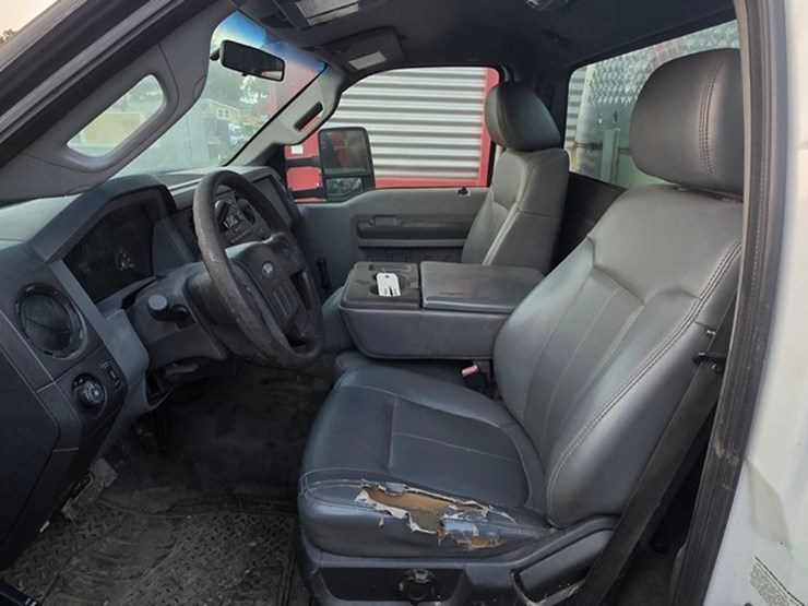 2010-ford-f550-image-55