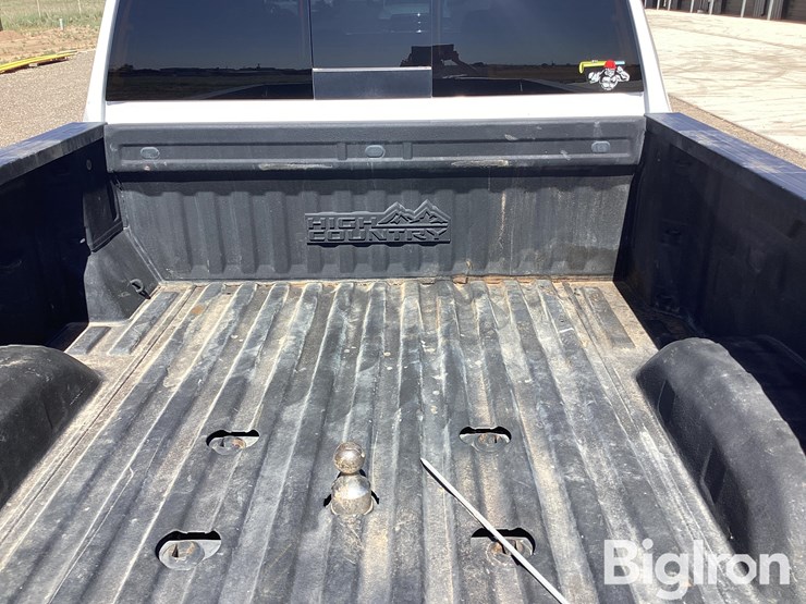 2020-chevrolet-silverado-2500-image-19