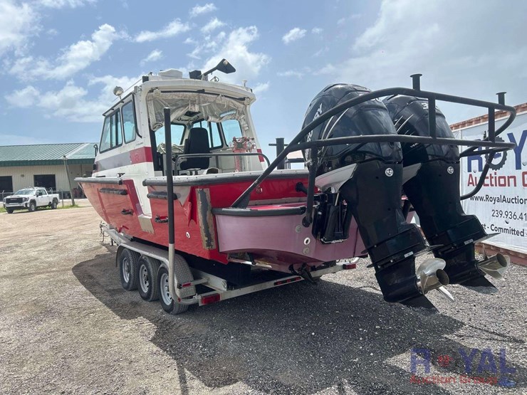 2007-brunswick-challenger-27ft-fire-rescue-boat-with-tri-axle-boat-trailer-image-4