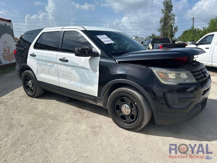 2016-ford-explorer-image-2