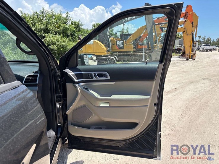 2014-ford-explorer-xlt-image-21