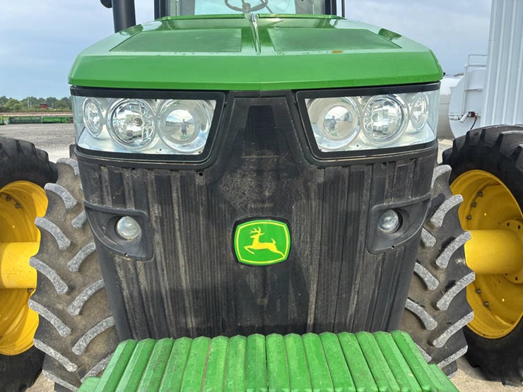 2012-john-deere-8360r-image-17