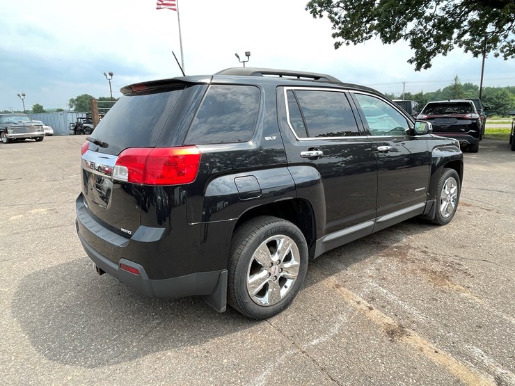 2015-gmc-terrain-slt-image-5