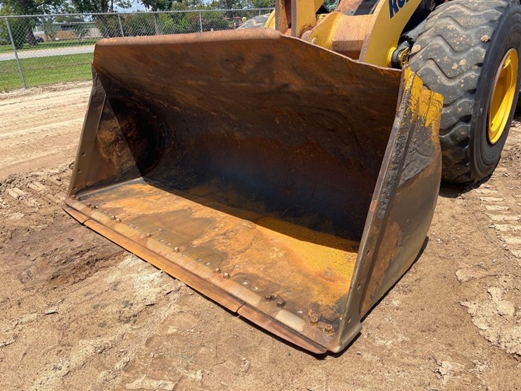 komatsu-wa380-8-image-14
