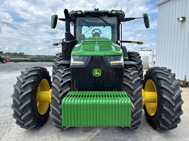 2023-john-deere-8r-340-image-9