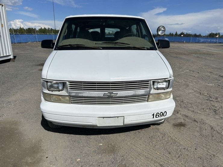 1999-chevrolet-astro-image-8