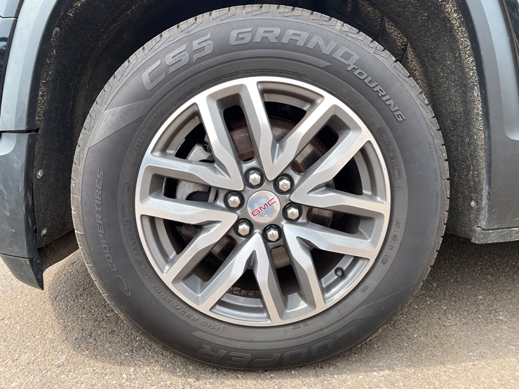 2017-gmc-acadia-image-13
