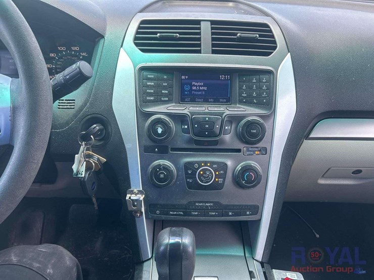2014-ford-explorer-image-9