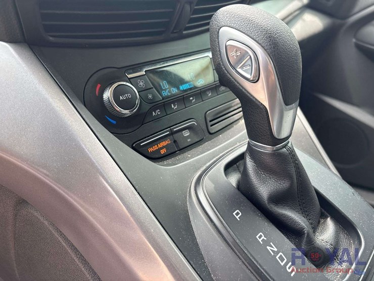 2015-ford-escape-image-15