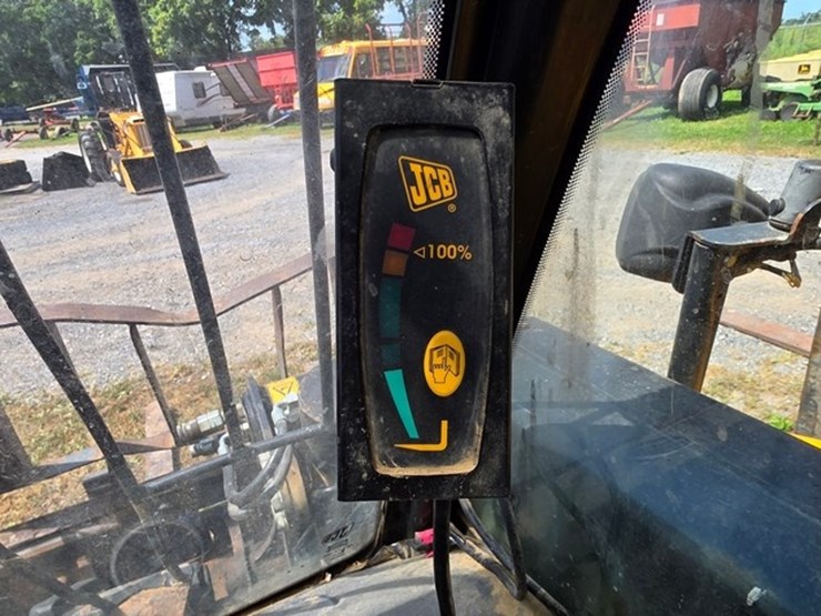 2011-jcb-515-40-image-48