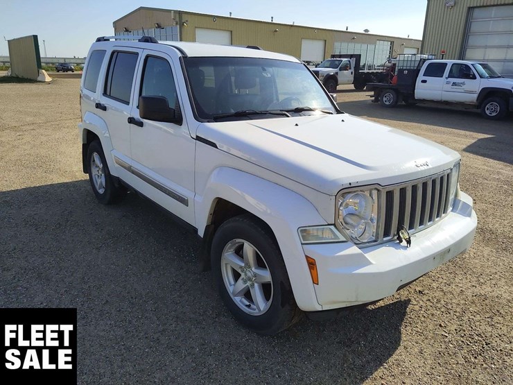 2012-jeep-liberty-image-2
