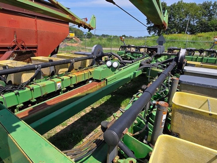 john-deere-1770-image-31