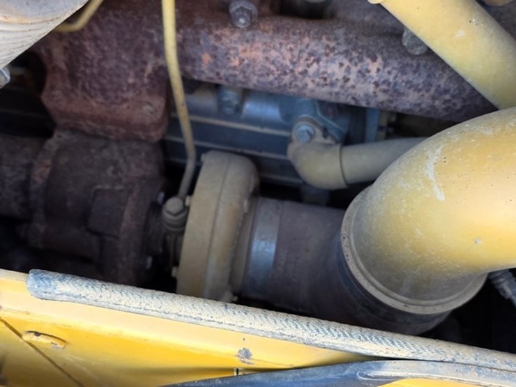 2019-caterpillar-d6n-lgp-image-60