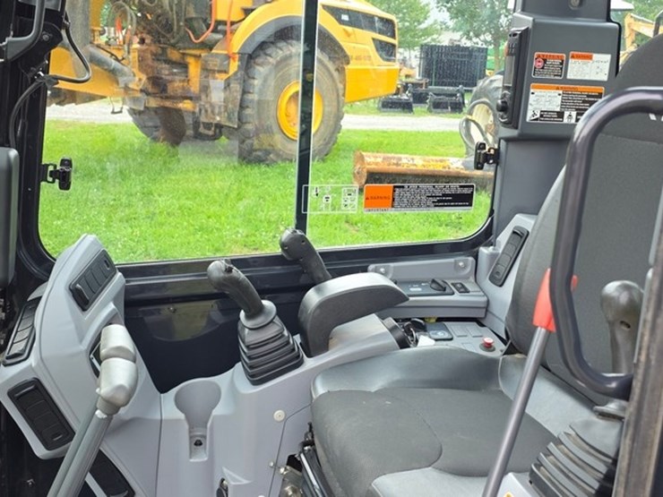 2021-kubota-kx033-4-image-50