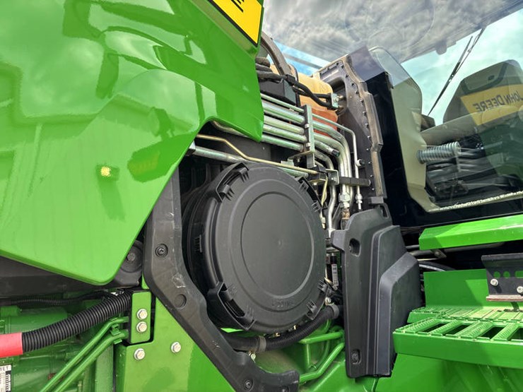 2021-john-deere-8rx-310-image-85