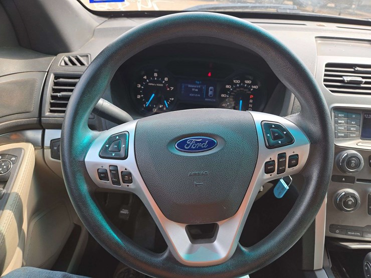 2014-ford-explorer-image-12