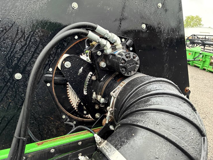 2013-john-deere-635f-image-6