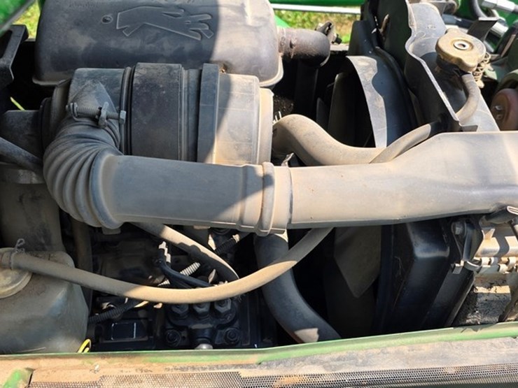 john-deere-2210-image-31