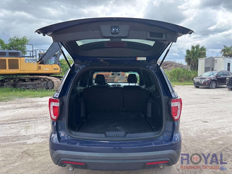 2016-ford-explorer-image-17