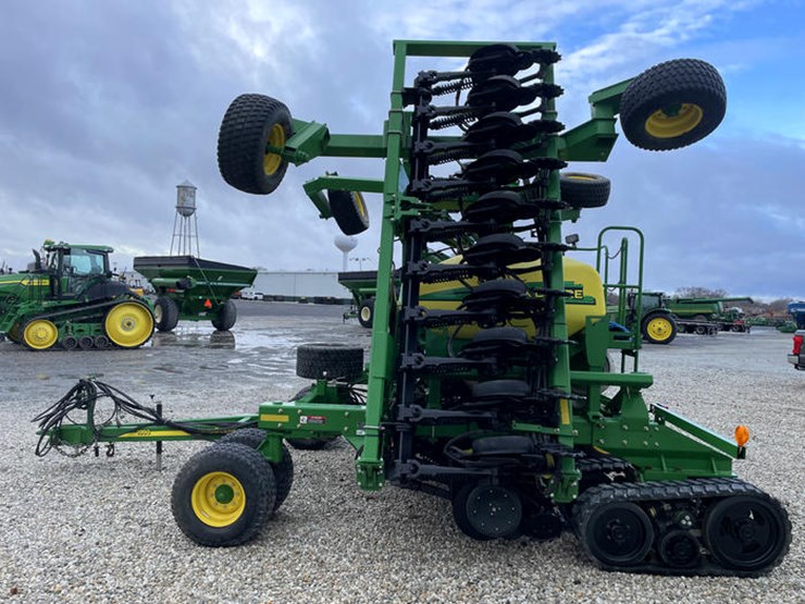 2017-john-deere-1990-image-9