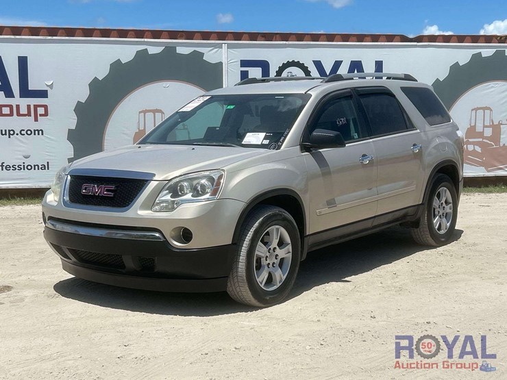 2010-gmc-acadia-image-1