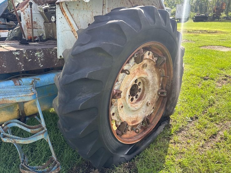 ford-7710-image-8