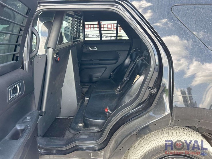 2017-ford-explorer-image-18