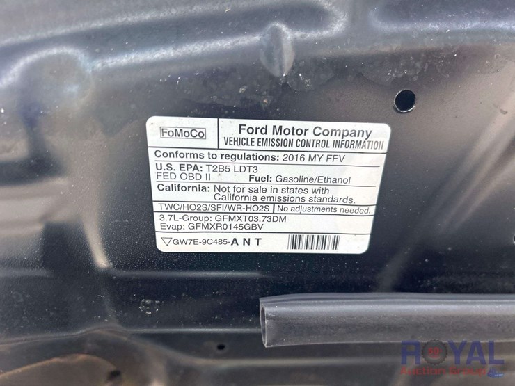 2016-ford-explorer-image-15