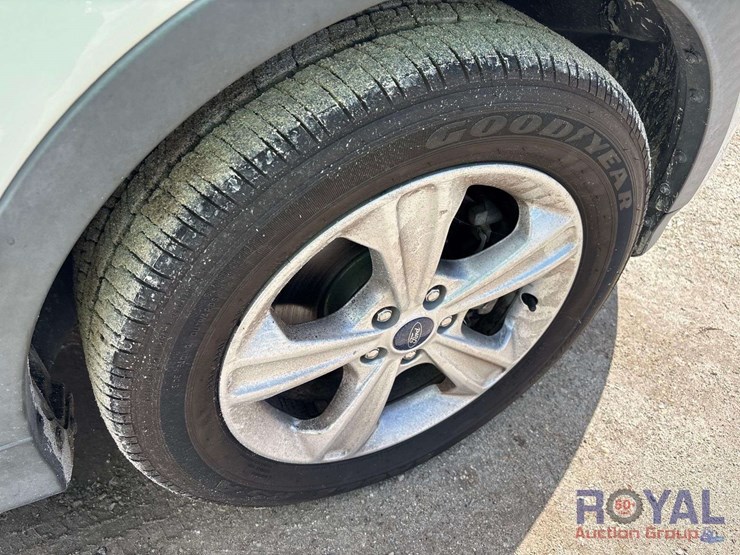 2016-ford-escape-se-image-30
