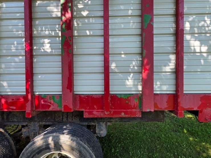 tandem-axle-silage-cart-image-24