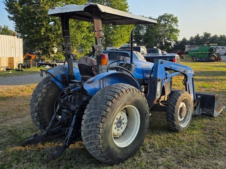 new-holland-tn70-image-4