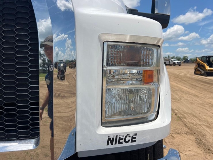 2017-ford-f750-image-9