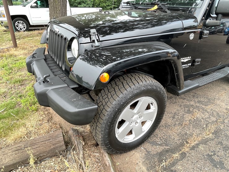 2007-jeep-wrangler-unlimited-sahara-image-8
