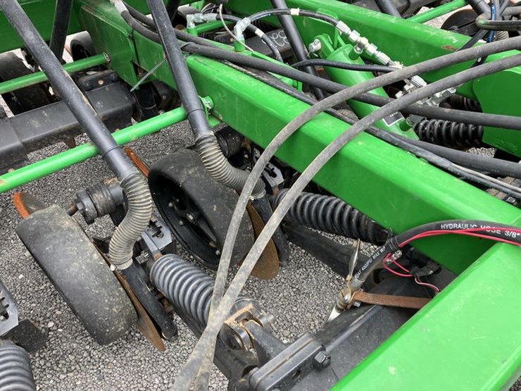 john-deere-1590-image-4