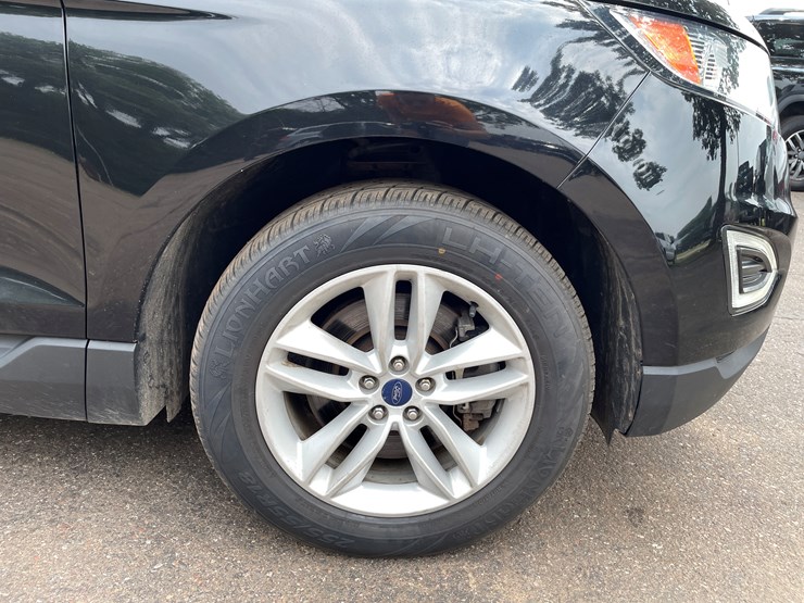 2016-ford-edge-sel-image-30