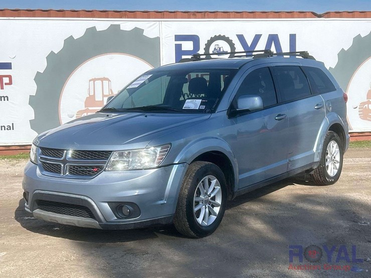 2013-dodge-journey-sxt-image-1