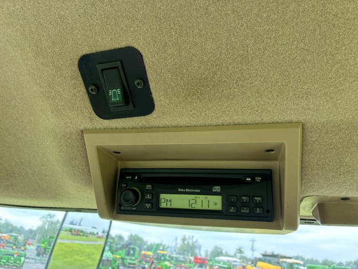 2009-john-deere-8430-image-74