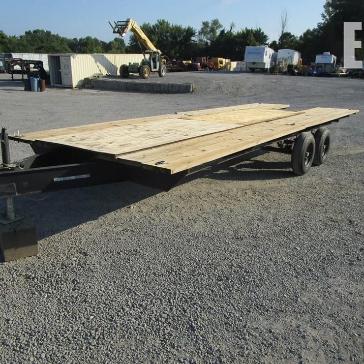 CUSTOM TRAILER