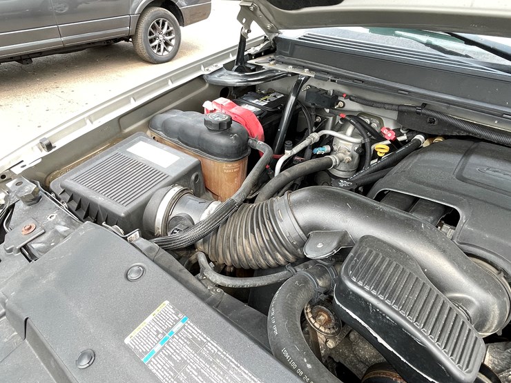 2008-chevrolet-suburban-image-49