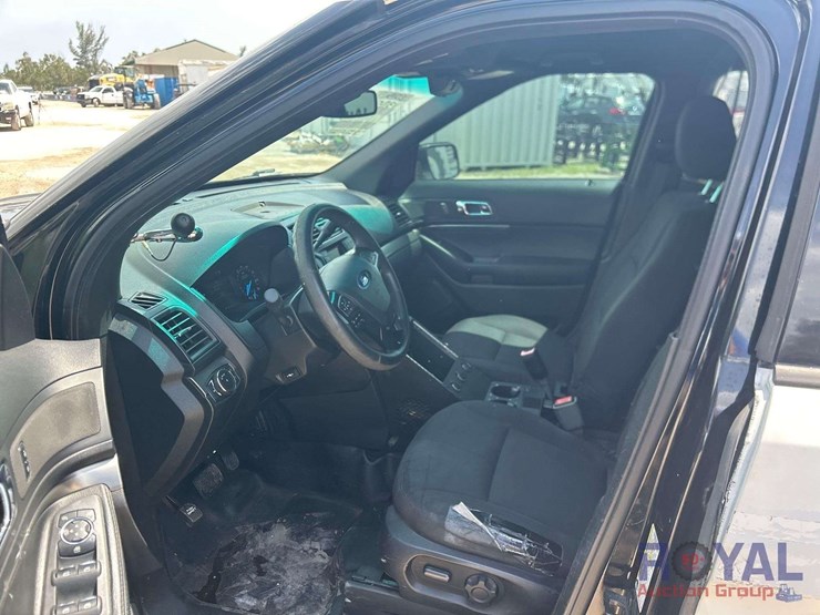 2016-ford-explorer-image-6