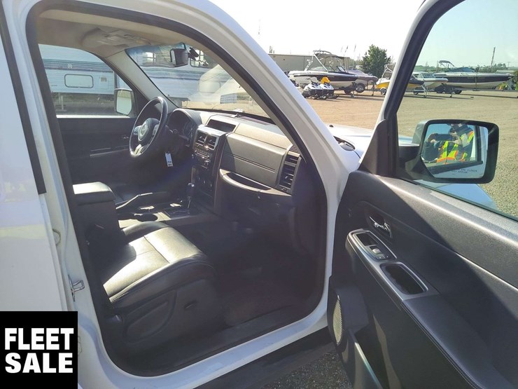 2012-jeep-liberty-image-19