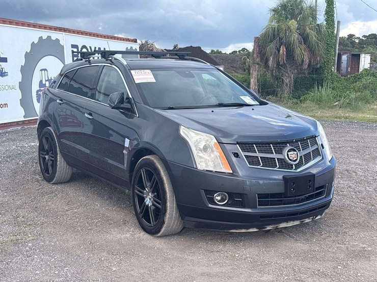 2012-cadillac-srx-image-2