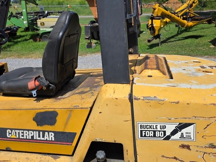 2005-caterpillar-dp40kl-image-24