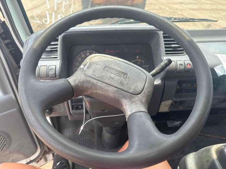 1997-isuzu-npr-image-23