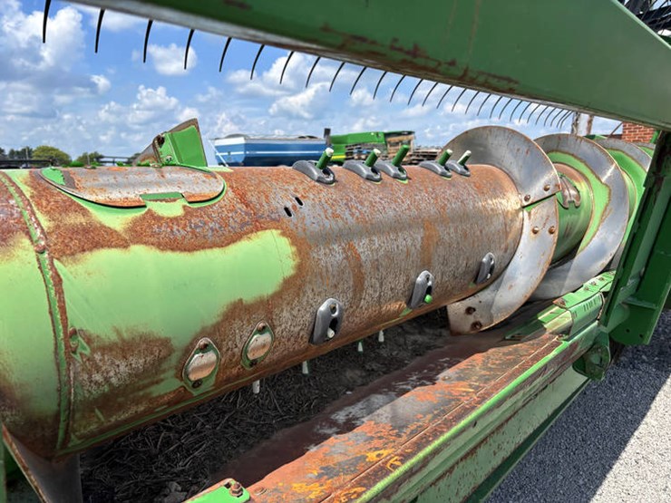 2010-john-deere-625f-image-13